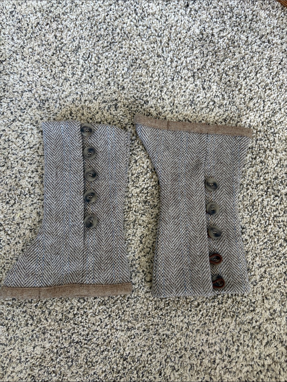 Herringbone Button Detail Fingerless Gloves, New